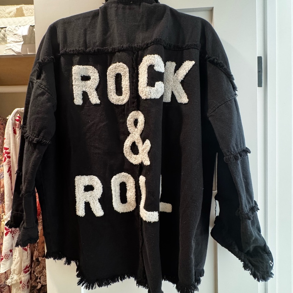 Elan Black Graphic Jacket